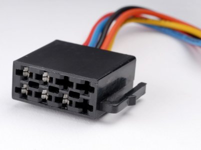 WTYK ISO ZASILANIA Z PRZEWODAMI