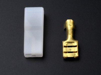 NASADKA F 6,3/2,5MM2 Z OSŁONĄ (5 KOMPLET)