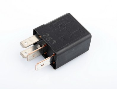 PRZEKAŹNIK MICRO 4-NÓŻKOWY 12V 20A CZARNY