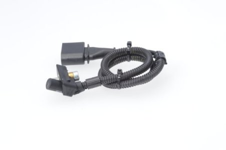 Czujnik obrotów wału BOSCH 0261210215 030957147K