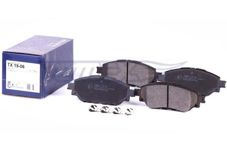 KLOCKI HAMULC. TOYOTA HILUX VIII  15- PRZÓD