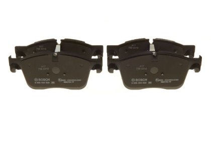 KLOCKI HAMULC. JAGUAR XE  15- PRZÓD