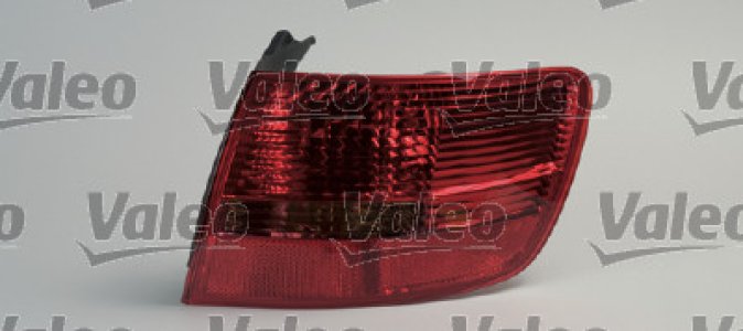 LAMPA TYLNA ZESPOLONA AUDI