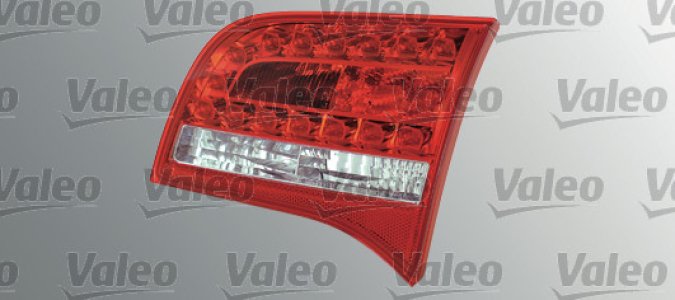 LAMPA TYLNA ZESPOLONA VALEO 043848 4F9945093E AUDI