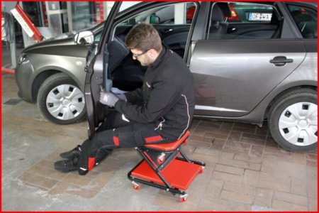 LEŻANKA WARSZTATOWA Z SIEDZENIEM SKŁADANYM