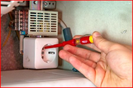 IZOLOWANY CZYTNIK NAPIECIA 100 - 500 V,140MM