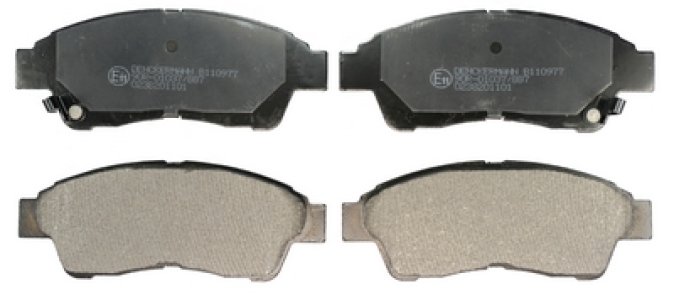 KLOCKI HAM.PRZOD TOYOTA COROLLA 97-02