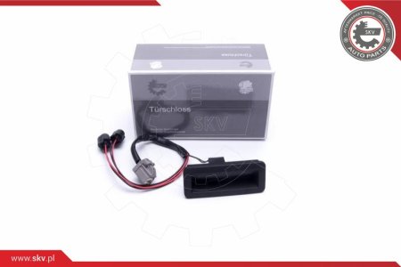 Przycisk klapy bagażnika SKV 16SKV285 LR015457 LAND ROVER DISCOVERY III