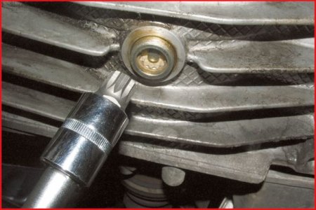 KLUCZ WIELOZĄBKOWY DO WYMIANY OLEJU KS TOOLS 150 9364 4042146223949