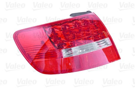 LAMPA TYLNA ZESPOLONA VALEO 43847 4F9945096E AUDI