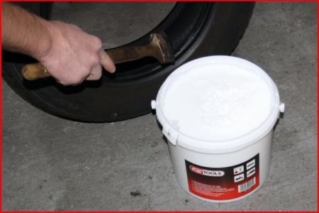 PASTA MONTAŻOWA DO OPON, 5 KG, BIALA