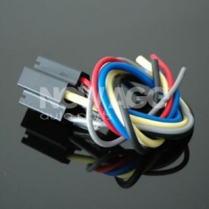 PODSTAWA PRZEKAŹNIKA SAMOCHOD. Z WIĄZKĄ PRZEWODÓW