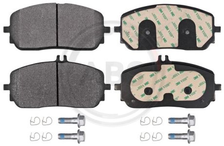 KLOCKI HAMULC. MERCEDES W177 A-KLASA  18- PRZÓD