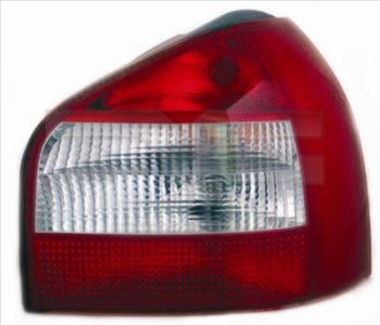 LAMPA TYLNA AUDI