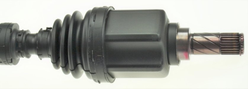 PÓŁOŚ NAPĘDOWA NISSAN