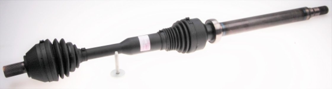 PÓŁOŚ NAPĘDOWA VOLVO