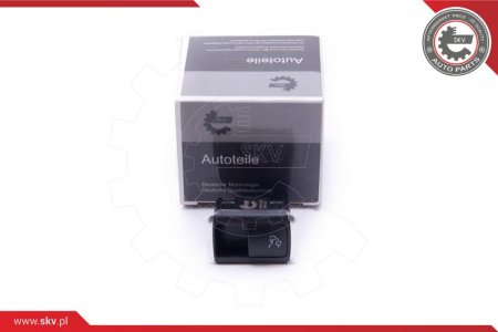 Przycisk otwierania klapy bagażnika SKV 16SKV395 A 204 905 56 02 MERCEDES-BENZ