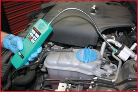 ELEKTRONICZNY WYKRYWACZ NIESZCZELNOŚCI