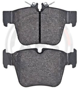 KLOCKI HAMULC. MERCEDES X253 GLC  15- TYŁ