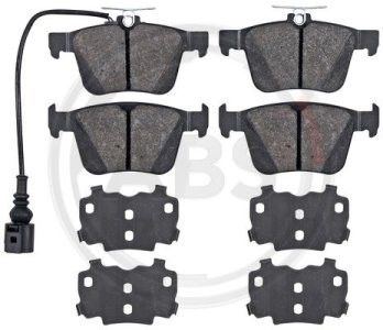 KLOCKI HAMULC. AUDI A3 RS3  15- TYŁ