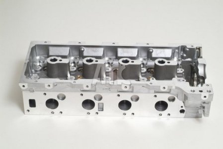 GŁOWICA CYLINDRÓW MERCEDES