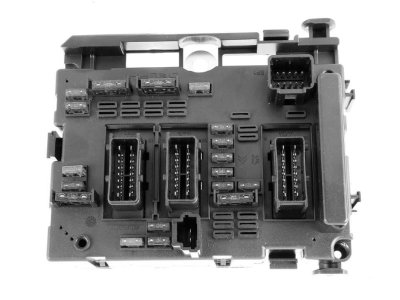 SKRZYNKA BEZPIECZNIKÓW PSA